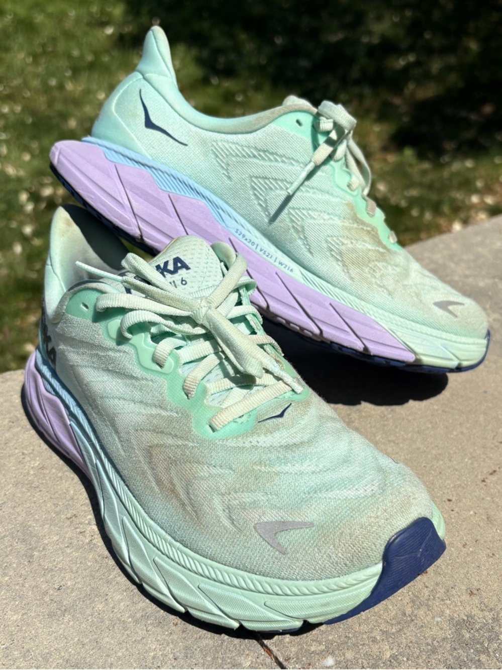 Hoka Women's Arahi 6 - Size 6D